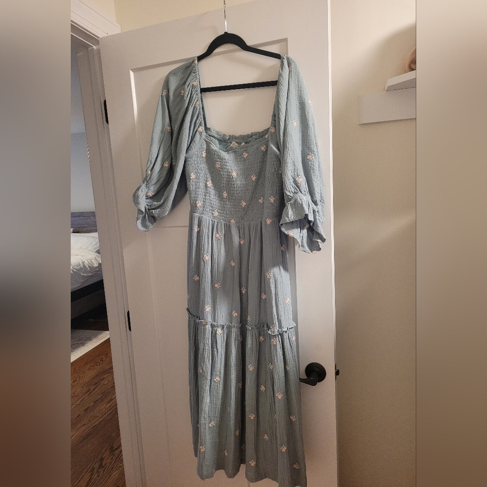 Puff Sleeve Midi Dress - Picture 9 of 9